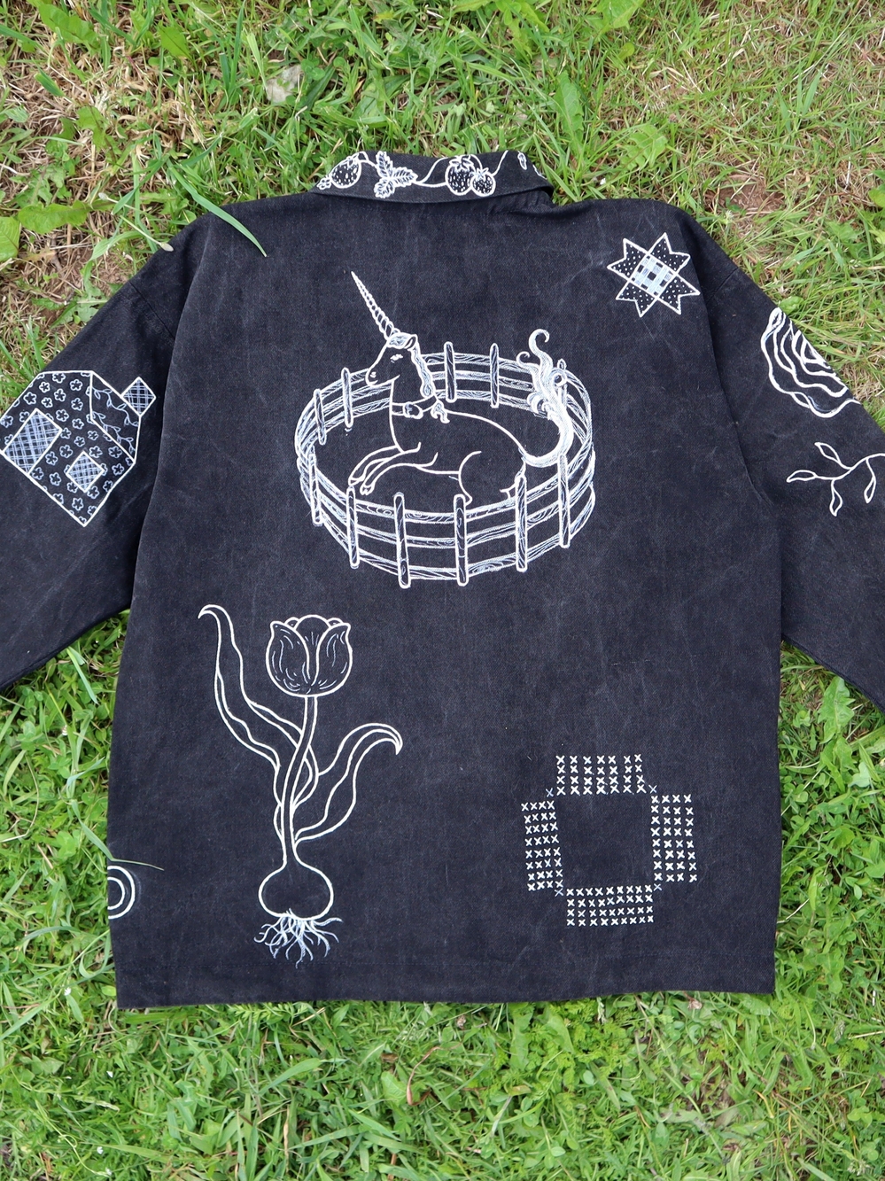 Upcycled Black Denim Jacket with White Folk Art Drawings L • XL - Picture 2 of 16